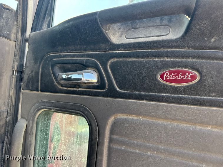 image for item ER2337 2010 Peterbilt 365 ready mix truck