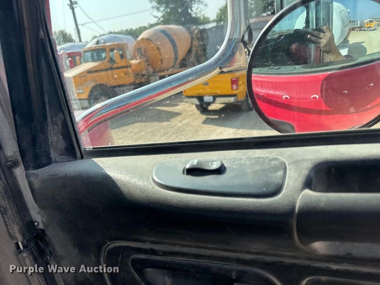 image for item ER2337 2010 Peterbilt 365 ready mix truck