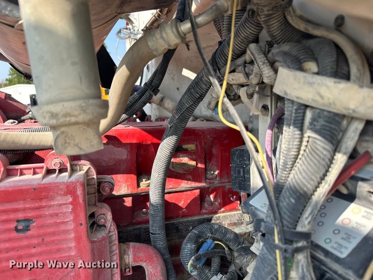 image for item ER2337 2010 Peterbilt 365 ready mix truck