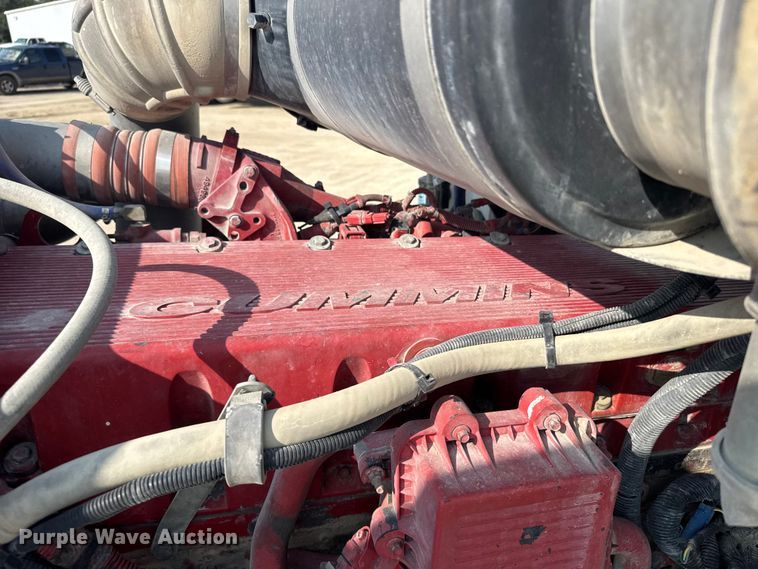 image for item ER2337 2010 Peterbilt 365 ready mix truck