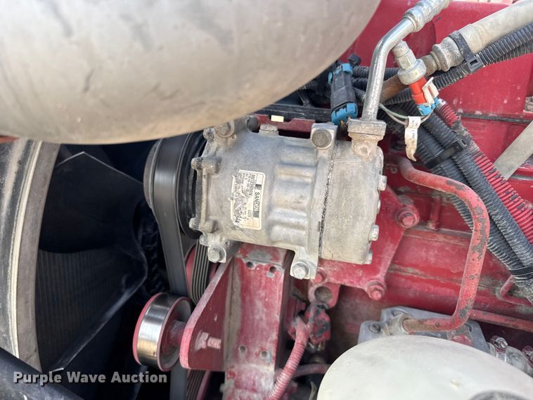 image for item ER2337 2010 Peterbilt 365 ready mix truck