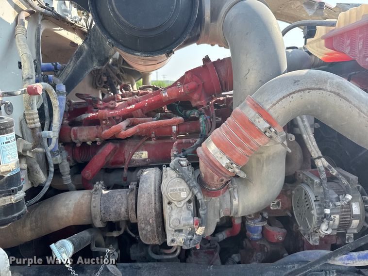 image for item ER2337 2010 Peterbilt 365 ready mix truck