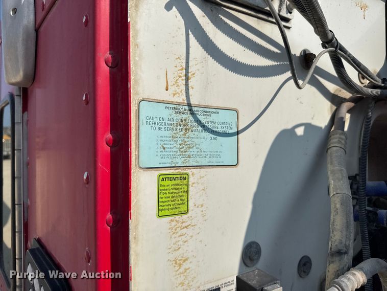 image for item ER2337 2010 Peterbilt 365 ready mix truck