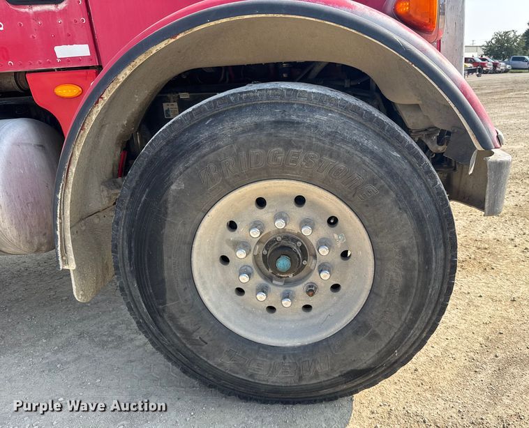 image for item ER2337 2010 Peterbilt 365 ready mix truck