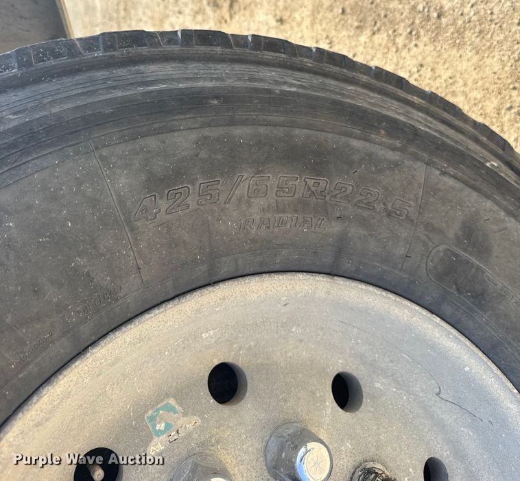 image for item ER2337 2010 Peterbilt 365 ready mix truck