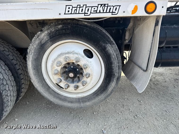 image for item ER2337 2010 Peterbilt 365 ready mix truck