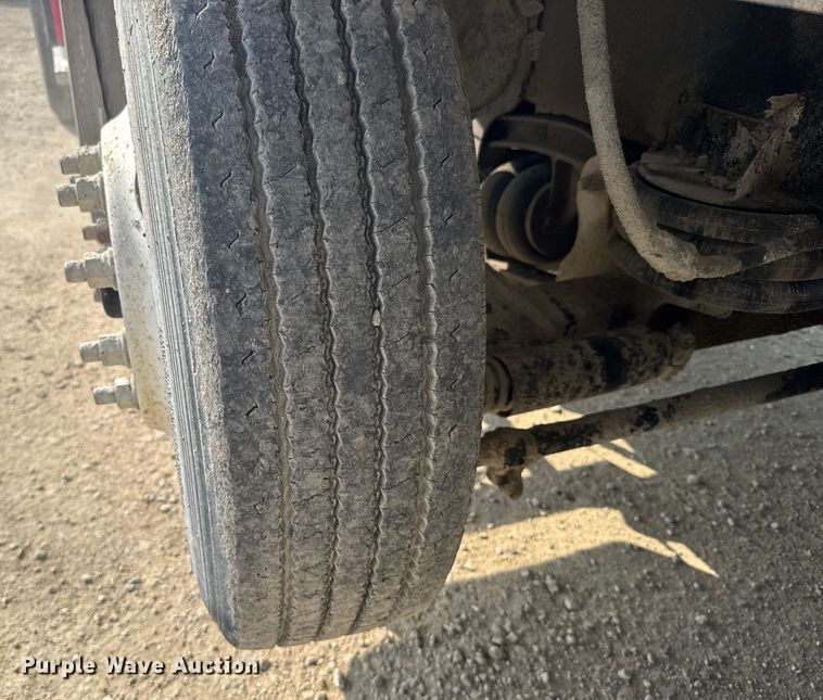 image for item ER2337 2010 Peterbilt 365 ready mix truck