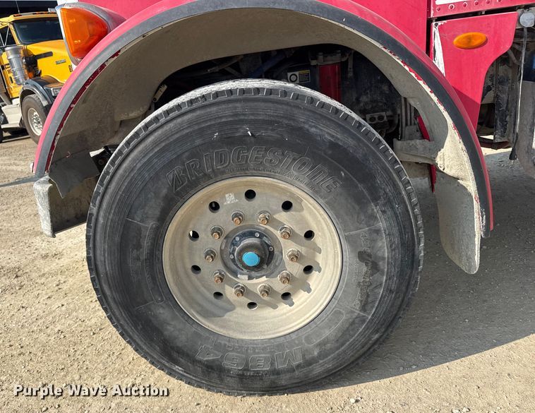 image for item ER2337 2010 Peterbilt 365 ready mix truck