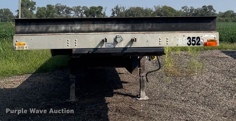 image for item ER2338 2002 Transcraft D-Eagle W2 drop deck trailer