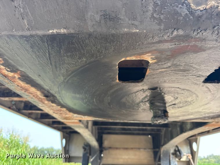 image for item ER2338 2002 Transcraft D-Eagle W2 drop deck trailer