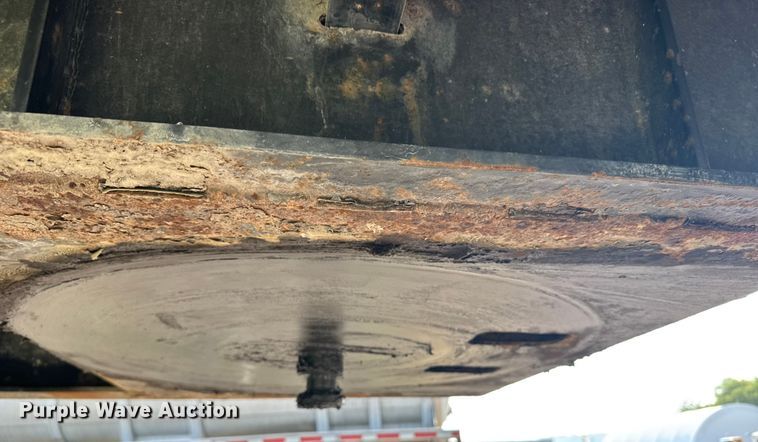 image for item ER2338 2002 Transcraft D-Eagle W2 drop deck trailer