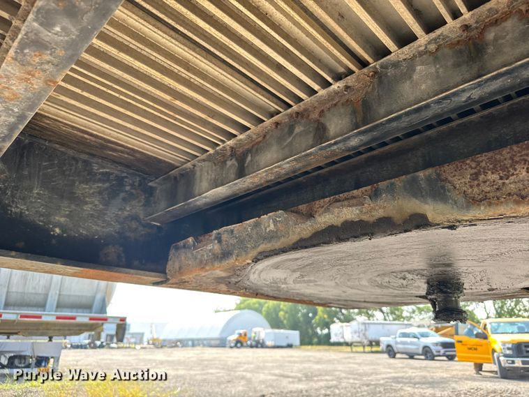 image for item ER2338 2002 Transcraft D-Eagle W2 drop deck trailer