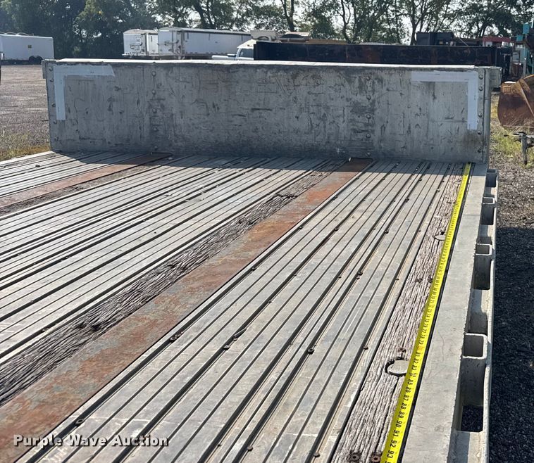 image for item ER2338 2002 Transcraft D-Eagle W2 drop deck trailer