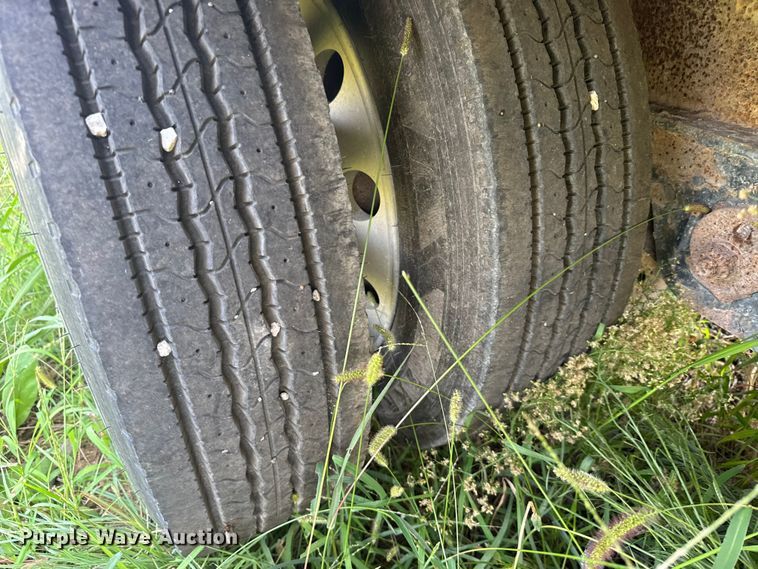 image for item ER2338 2002 Transcraft D-Eagle W2 drop deck trailer