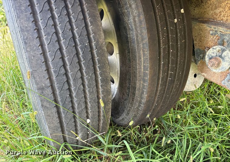 image for item ER2338 2002 Transcraft D-Eagle W2 drop deck trailer