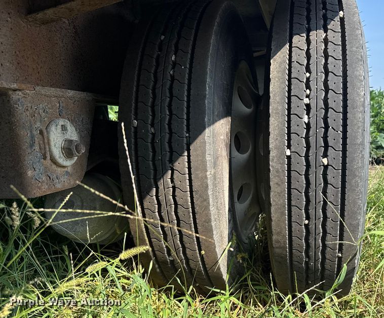 image for item ER2338 2002 Transcraft D-Eagle W2 drop deck trailer