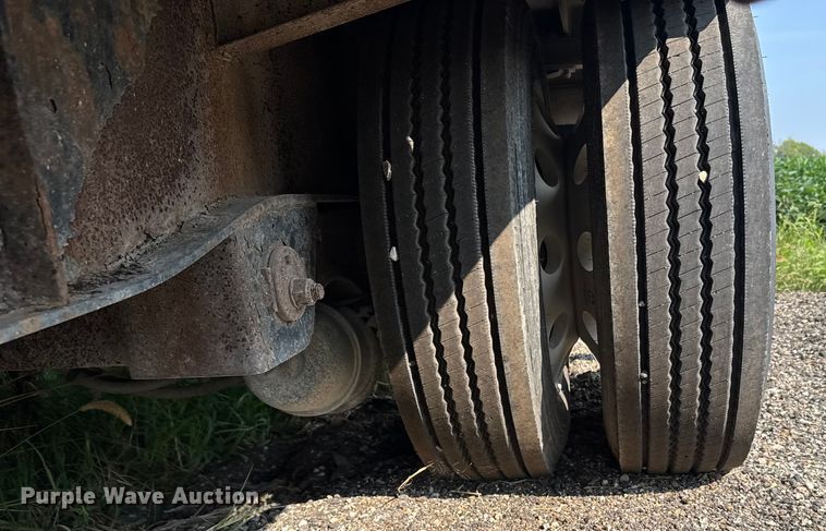 image for item ER2338 2002 Transcraft D-Eagle W2 drop deck trailer