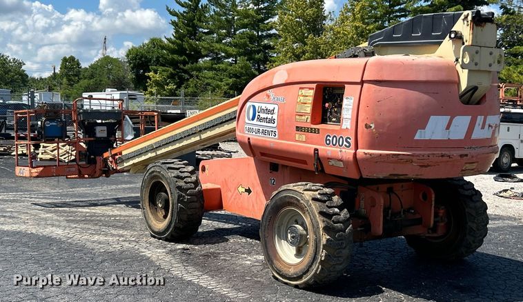 image for item ET3025 2006 JLG 600S boom lift