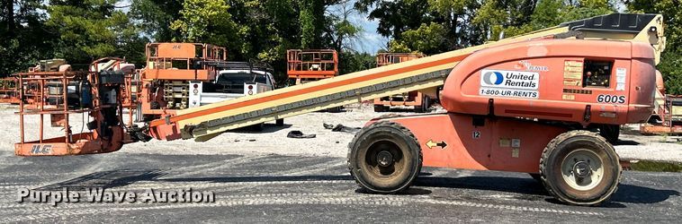 image for item ET3025 2006 JLG 600S boom lift