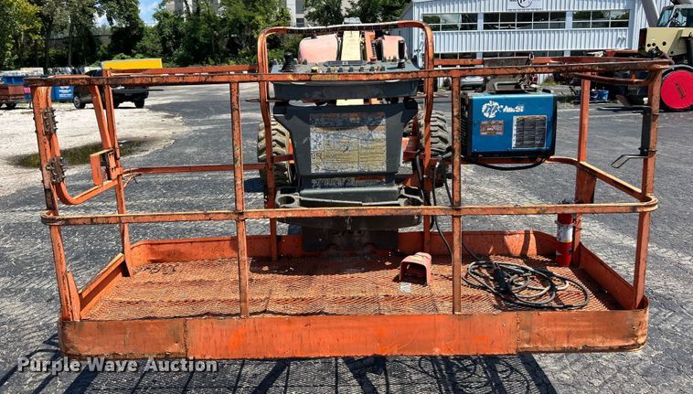 image for item ET3025 2006 JLG 600S boom lift