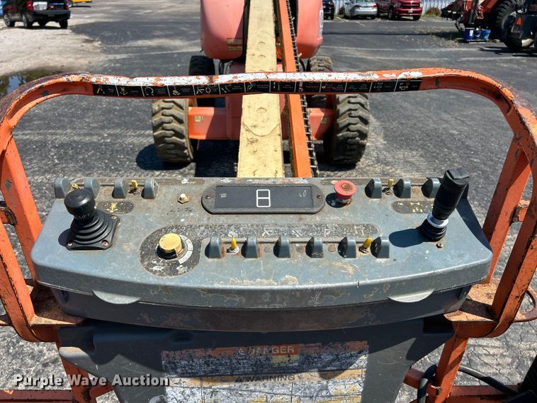 image for item ET3025 2006 JLG 600S boom lift