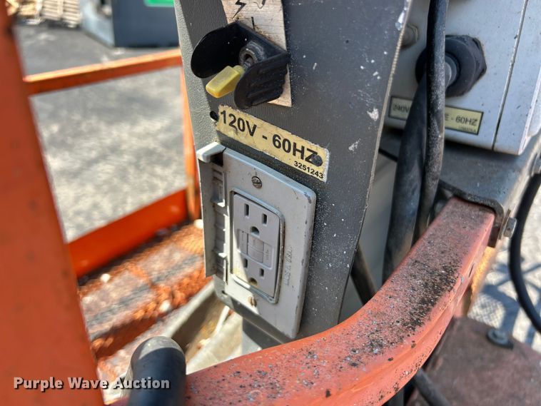 image for item ET3025 2006 JLG 600S boom lift