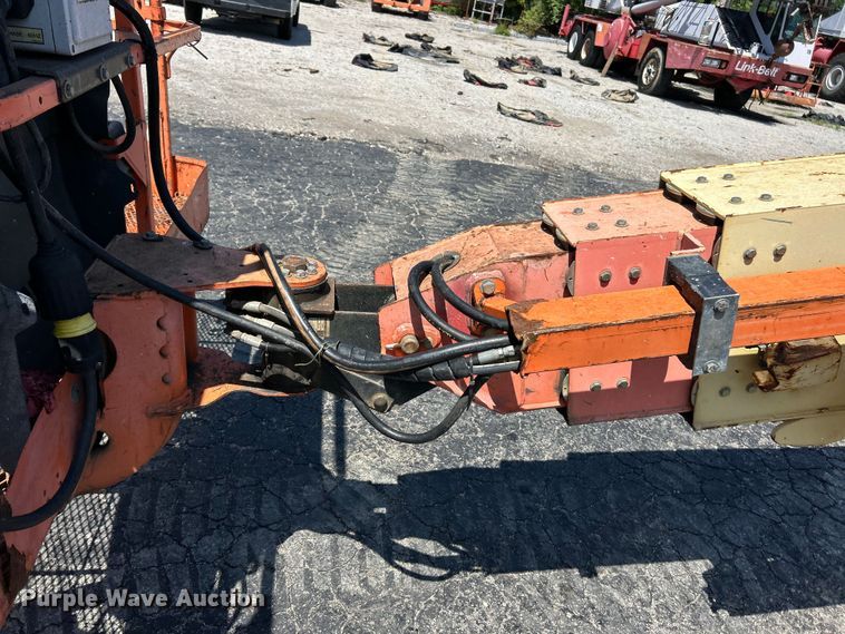 image for item ET3025 2006 JLG 600S boom lift