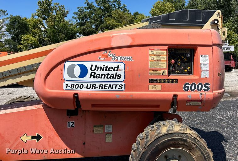 image for item ET3025 2006 JLG 600S boom lift