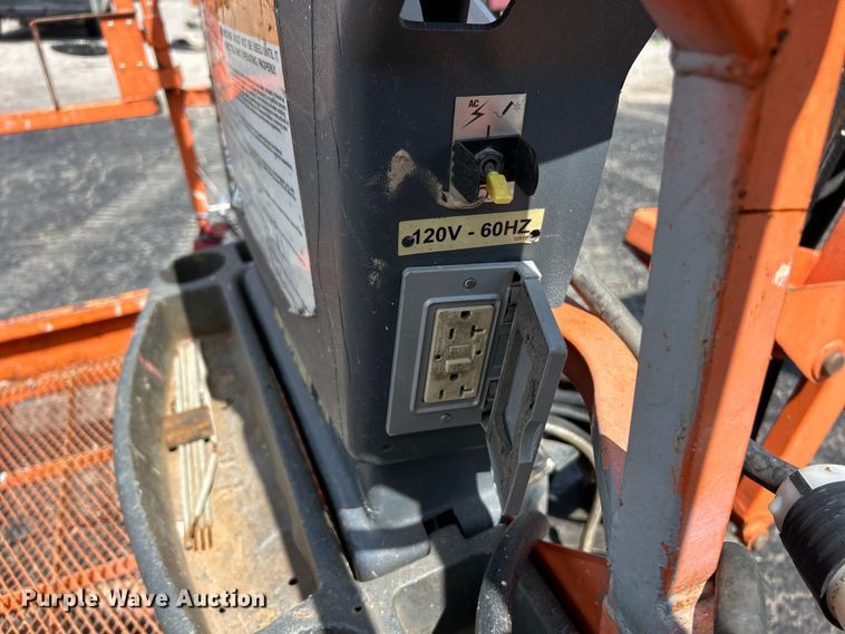 image for item ET3027 2013 JLG 450AJ Series II boom lift