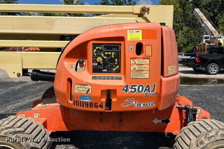 image for item ET3027 2013 JLG 450AJ Series II boom lift