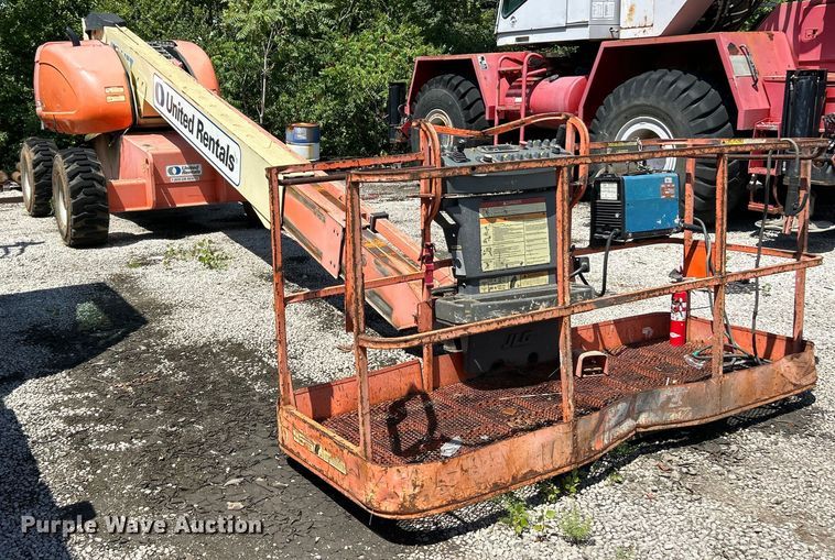 image for item ET3030 2005 JLG 600S boom lift