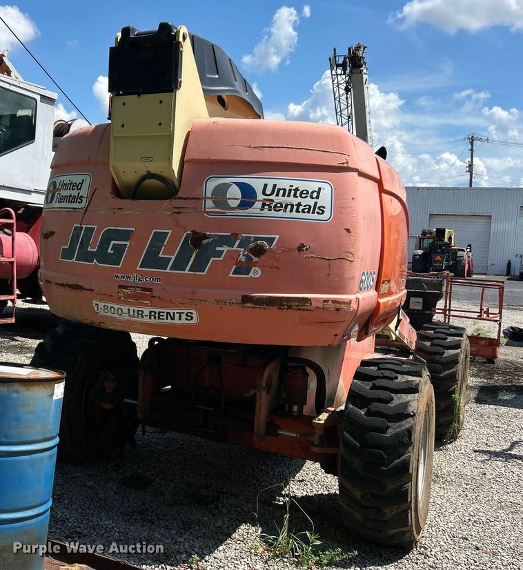 image for item ET3030 2005 JLG 600S boom lift
