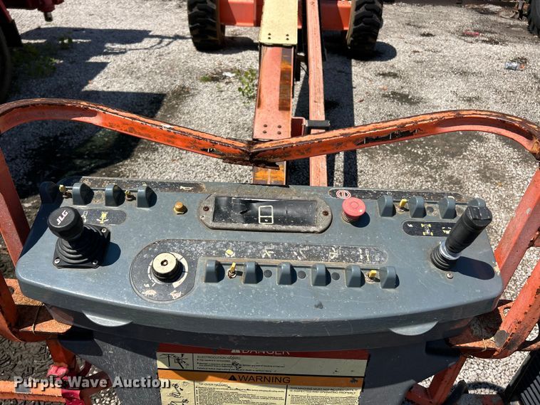 image for item ET3030 2005 JLG 600S boom lift