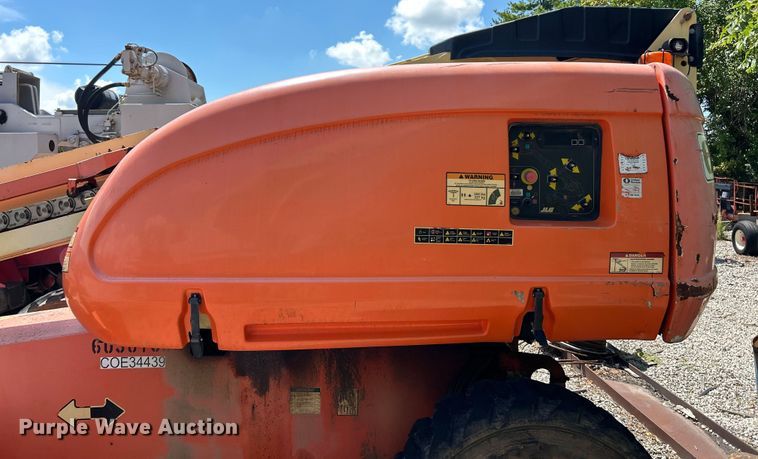 image for item ET3030 2005 JLG 600S boom lift