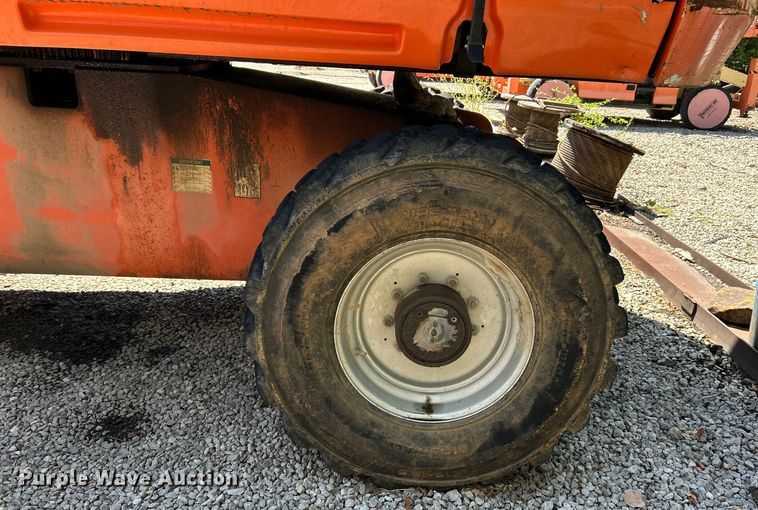 image for item ET3030 2005 JLG 600S boom lift