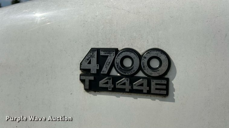 image for item ET3056 2000 International 4700 water truck