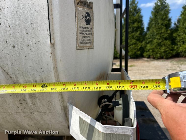 image for item ET3056 2000 International 4700 water truck