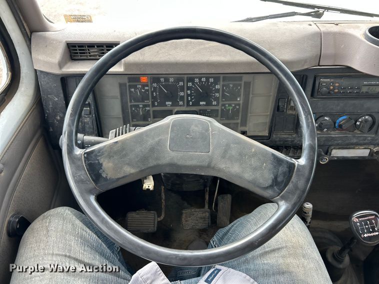 image for item ET3056 2000 International 4700 water truck