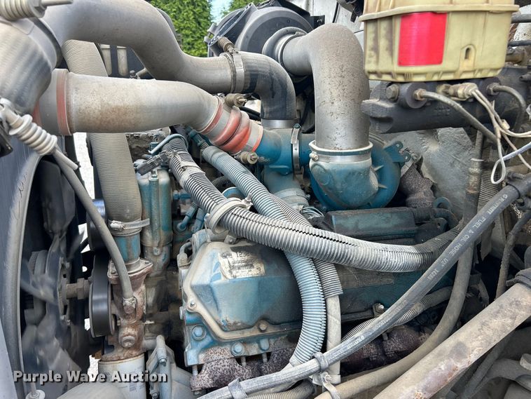 image for item ET3056 2000 International 4700 water truck