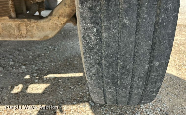 image for item ET3056 2000 International 4700 water truck