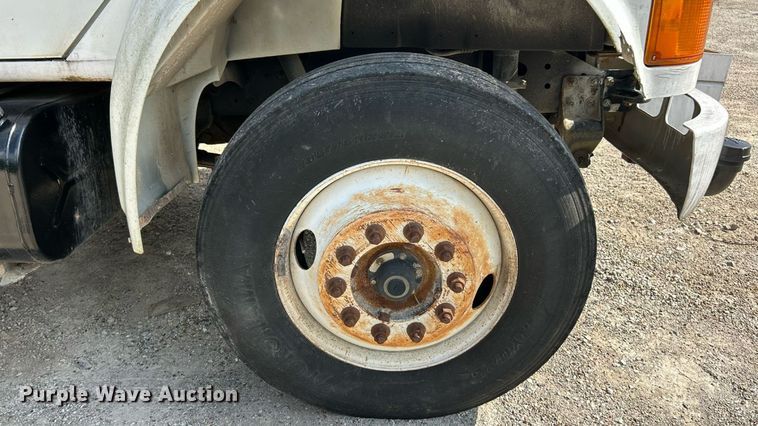 image for item ET3056 2000 International 4700 water truck