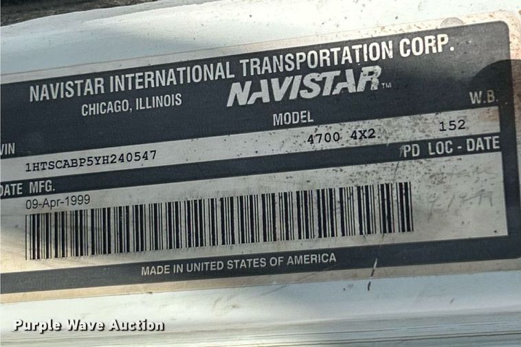 image for item ET3056 2000 International 4700 water truck