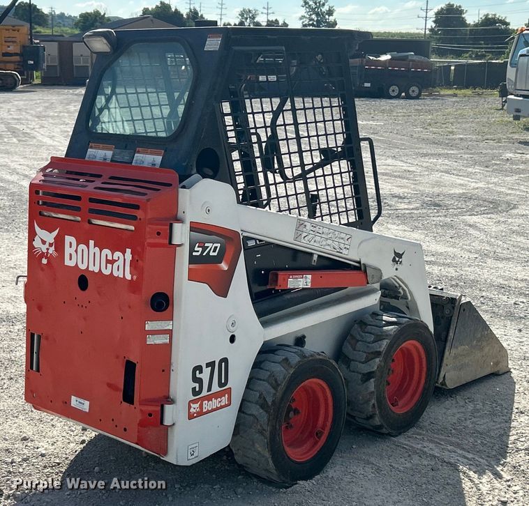 MINI CARGADOR SOBRE RUEDAS 2012 BOBCAT S70