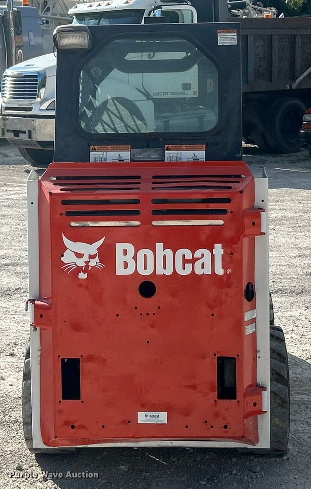 image for item ET3077 2012 Bobcat S70 skid steer loader