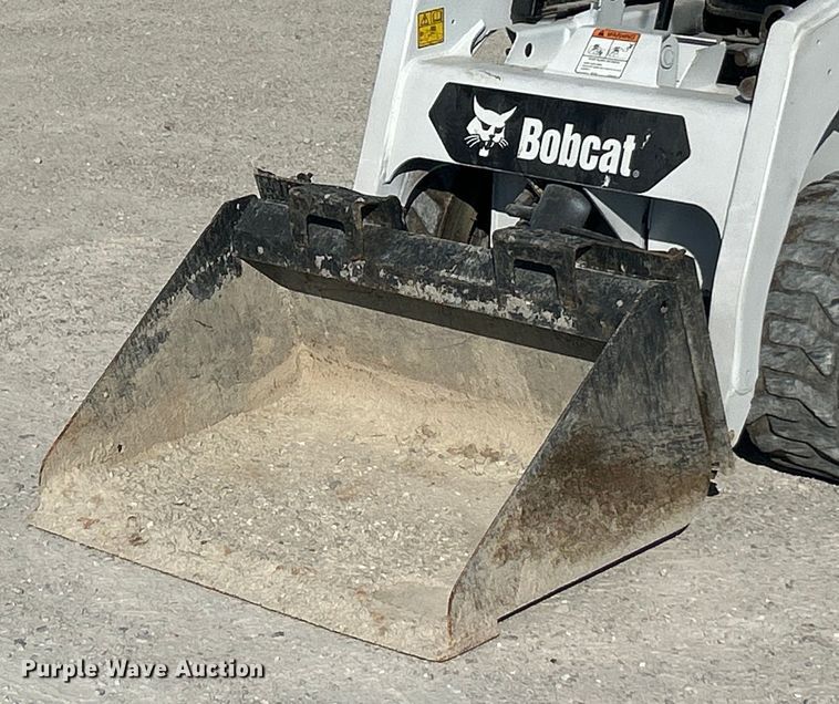 image for item ET3077 2012 Bobcat S70 skid steer loader