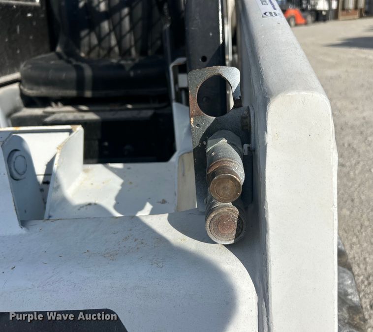 image for item ET3077 2012 Bobcat S70 skid steer loader