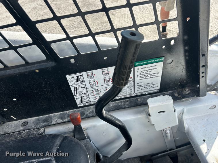 image for item ET3077 2012 Bobcat S70 skid steer loader