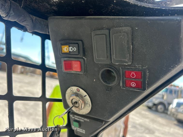 image for item ET3077 2012 Bobcat S70 skid steer loader