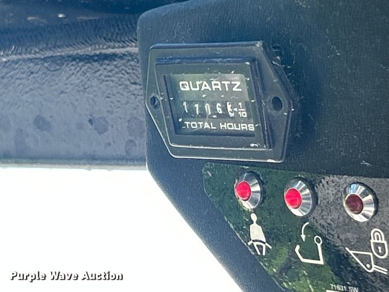 image for item ET3077 2012 Bobcat S70 skid steer loader