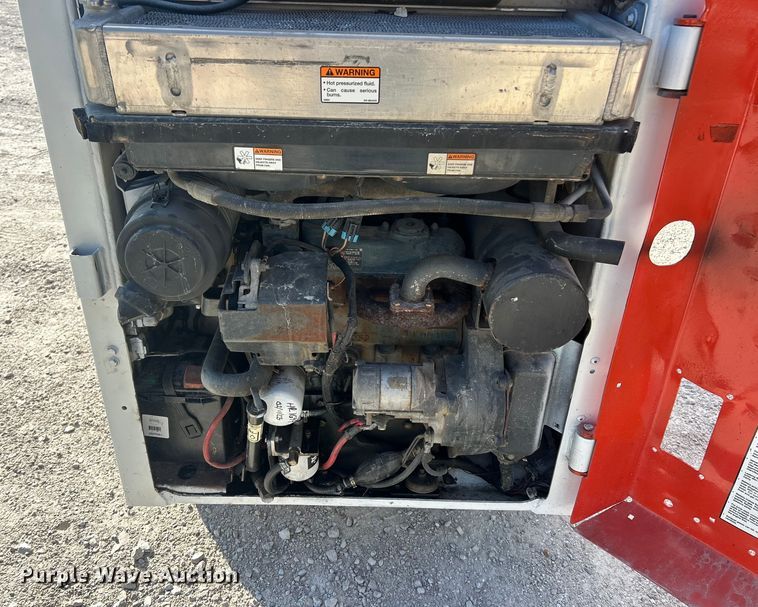 image for item ET3077 2012 Bobcat S70 skid steer loader